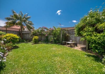 Our complete package for tourists arriving in New Zealand including private bed & breakfast accommodation in Auckland, airport transfers and customized tours.