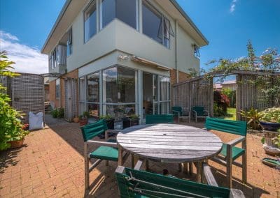 Our complete package for tourists arriving in New Zealand including private bed & breakfast accommodation in Auckland, airport transfers and customized tours.